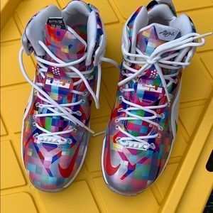 LeBron Finish your breakfast